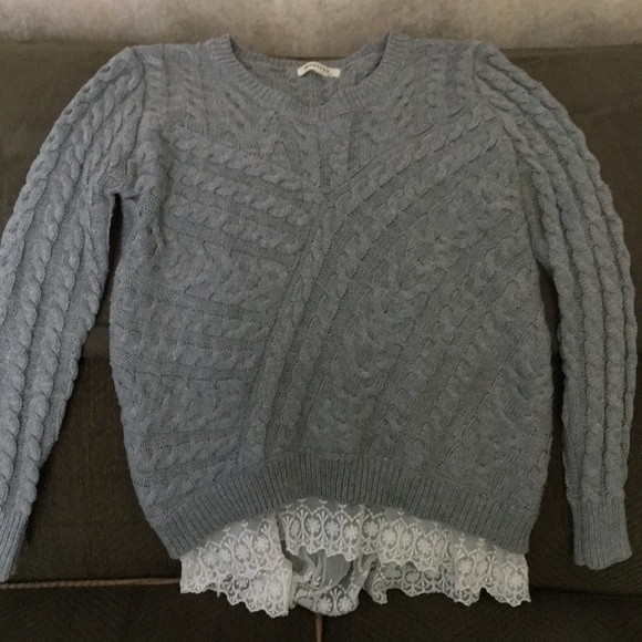 Woman’s sweaters - Picture 1 of 3